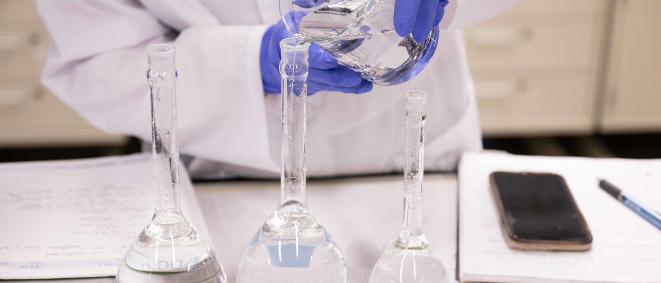 2023_04_11-Analytical Chemistry Lab-tschoon-064.jpg